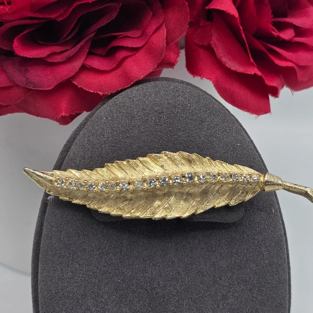 Vintage Gold Tone Rhinestone Leaf Brooch Textured Feather Botanical Pin Retro